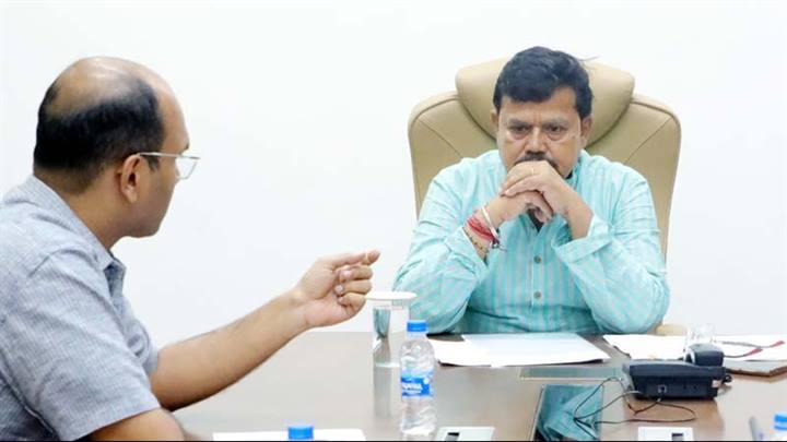 बिजली की ट्रिपिंग में कमी नहीं आने पर होगी सख्त कार्यवाही : ऊर्जा मंत्री श्री तोमर